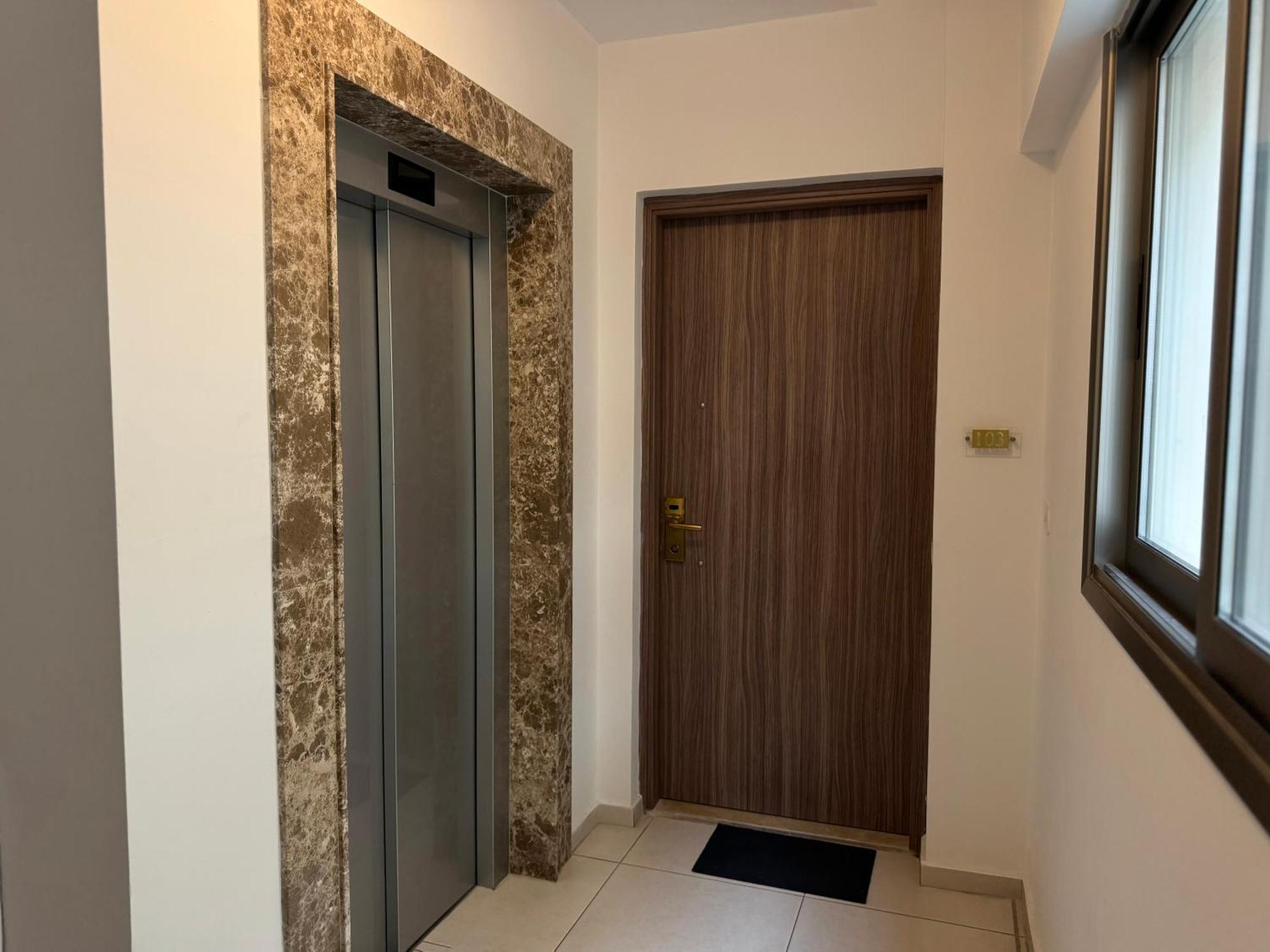 Halcyon Central Apartment Larnaca Luaran gambar