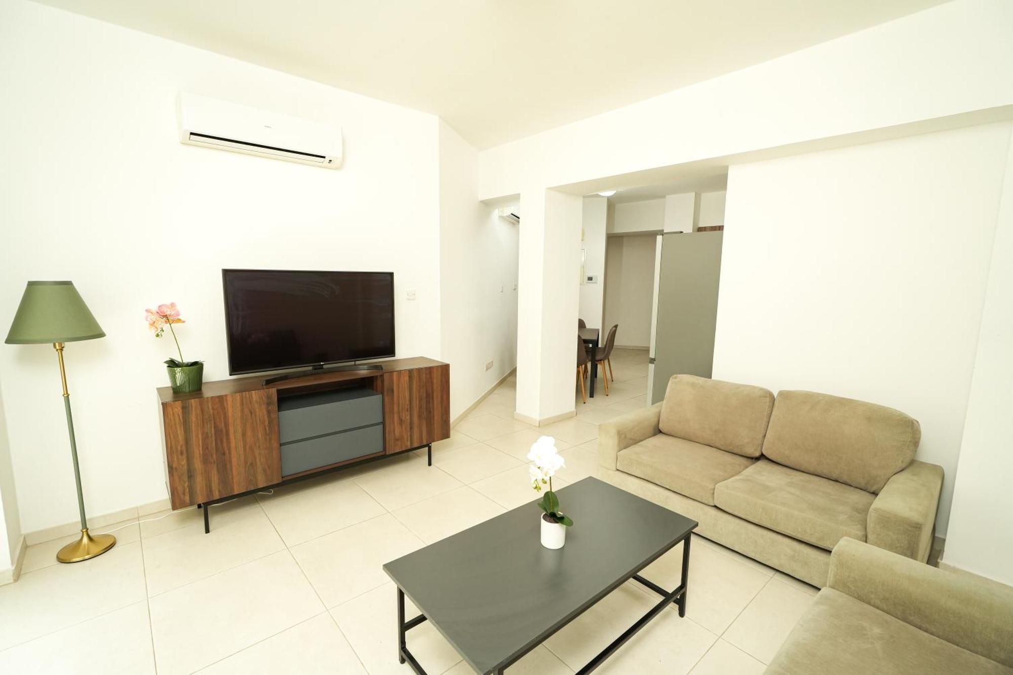 Halcyon Central Apartment Larnaca Luaran gambar