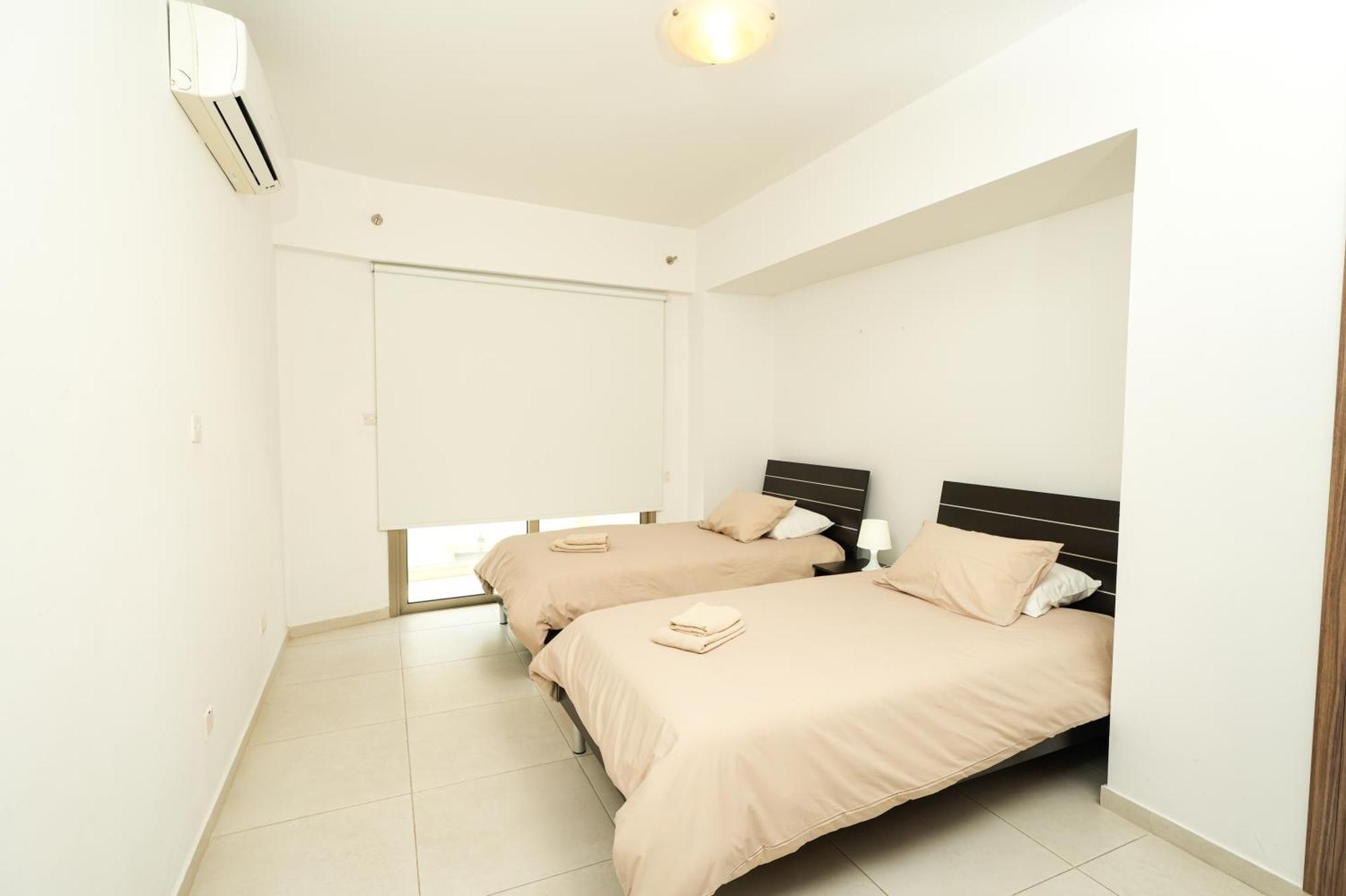 Halcyon Central Apartment Larnaca Luaran gambar