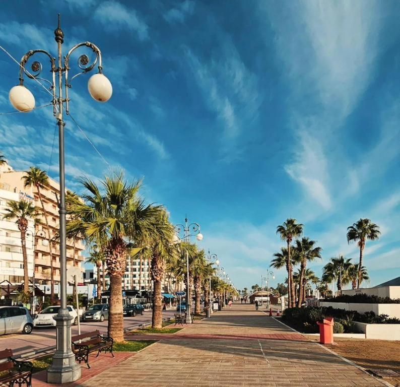 Halcyon Central Apartment Larnaca Luaran gambar